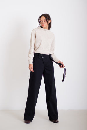 Aszimmetrikus derekú nadrág fekete