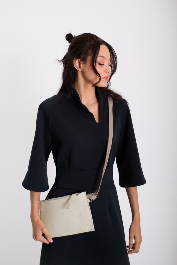 Bőr borítéktáska levehető pánttal