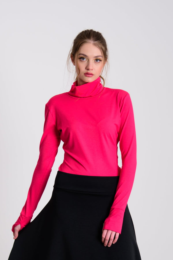 Garbós nyakú póló