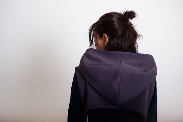 Kapucnis mellény kékes szürke