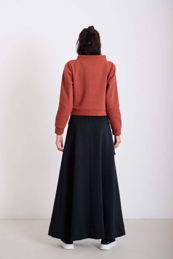 Pulcsi paneles könyökkel