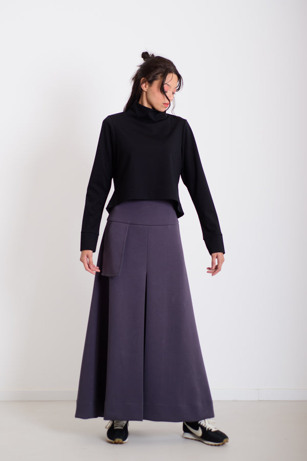 Pulcsi paneles könyökkel