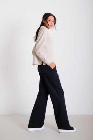 Visszahajtott nyakú pulcsi homok pöttyös