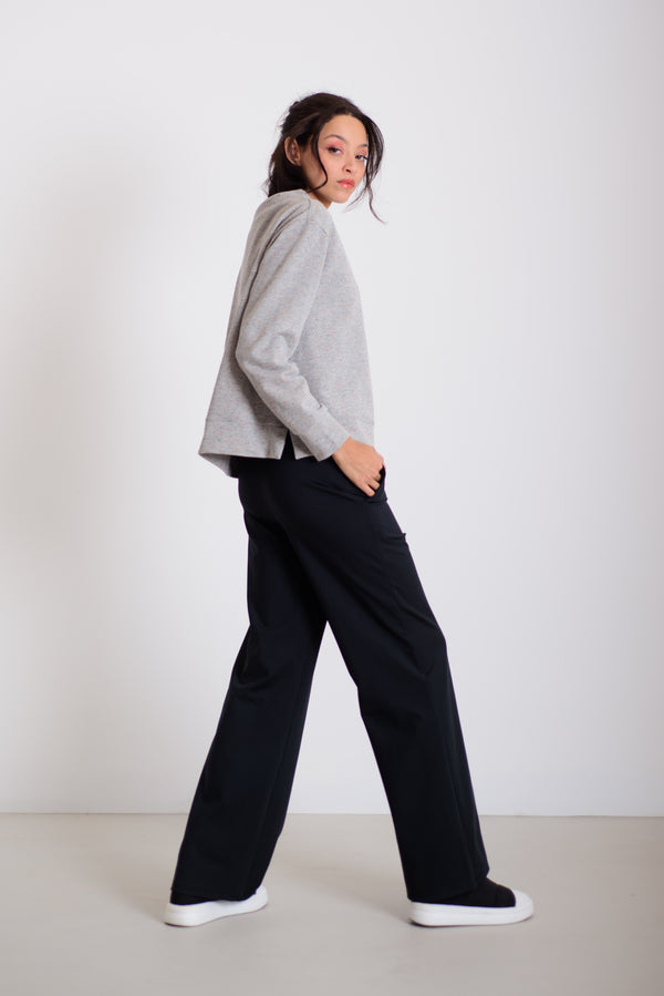 Visszahajtott nyakú pulcsi szürke pöttyös